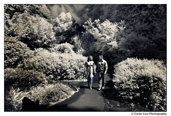 Portland Engagement Pictures at a Park