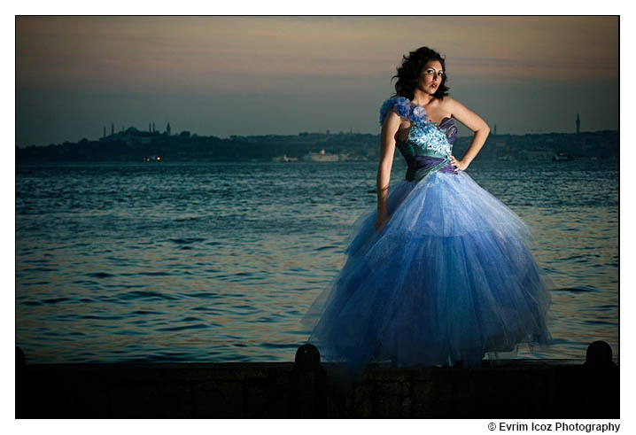 Istanbul Turkiye Model resimleri Fashion Pictures featuring Topkapi Museum and Bosphorus