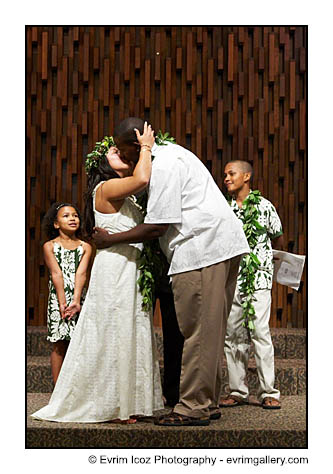 Hawaiian Wedding Photographer