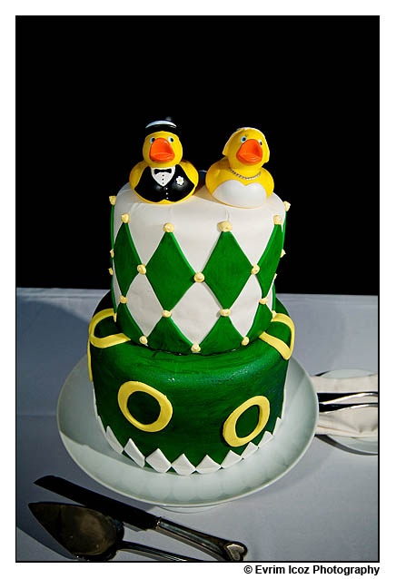 Oregon Ducks Wedding Cake